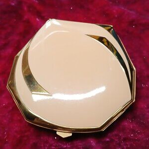 Clarice Jane Compact